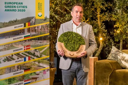 De prijsuitreiking verliep online. Leon Smet, Secretaris van De Groene Stad Nederland zal deze prijs overmaken aan de stad Beringen in België. 