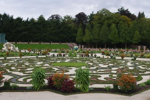 De historische baroktuin van Paleis Het Loo in Nederland De historische baroktuin van Paleis Het Loo in Nederland