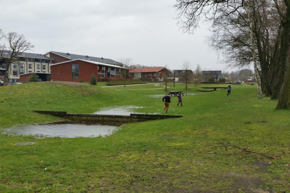 Een wadi kan een fijne speelplek zijn © Nanda Sluijsmans