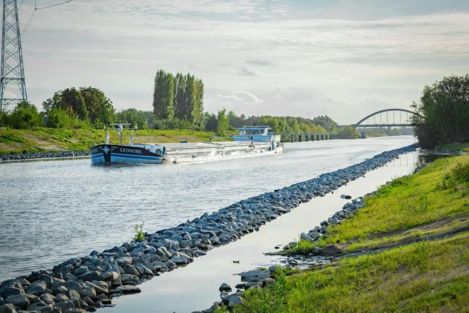 Illustratiebeeld bermbeheer © De Vlaamse Waterweg 