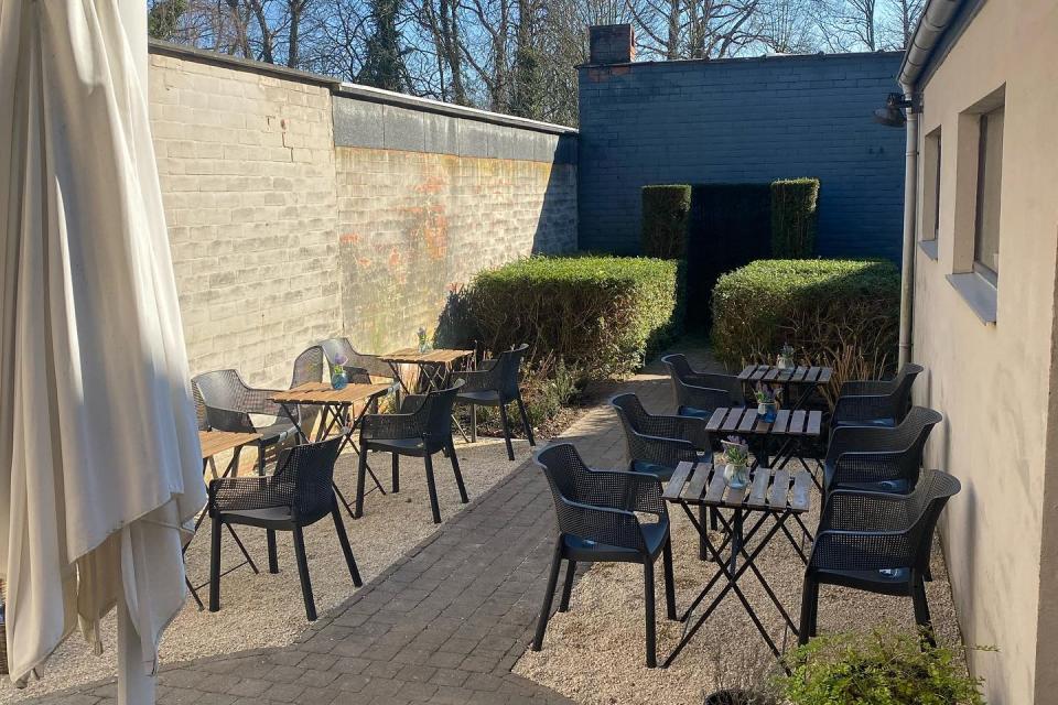 Renovatie terras Thé o d'Or te Schilde