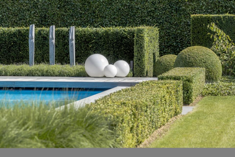 Klassieke tuin met zwembad en poolhouse in Heist-op-den-Berg
