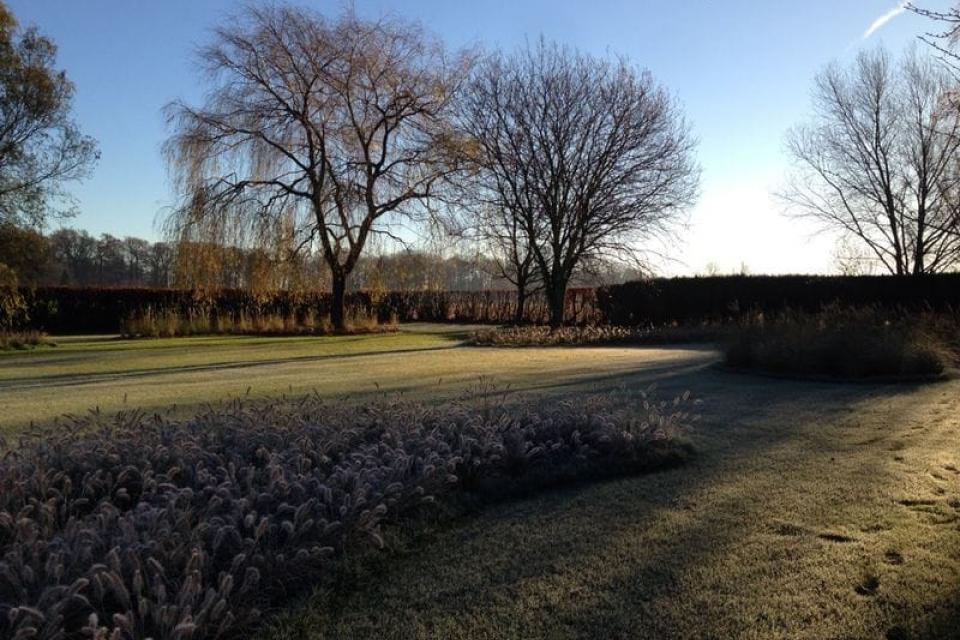 Onderhoudsvriendelijke, landelijke tuin met modern karakter