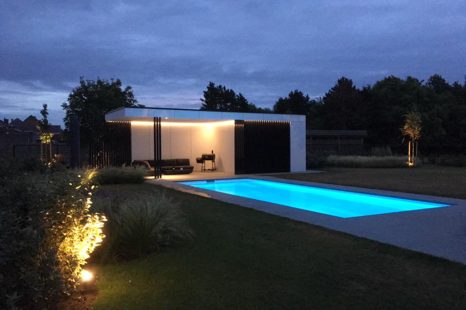 Zwembad met poolhouse/verlichting
