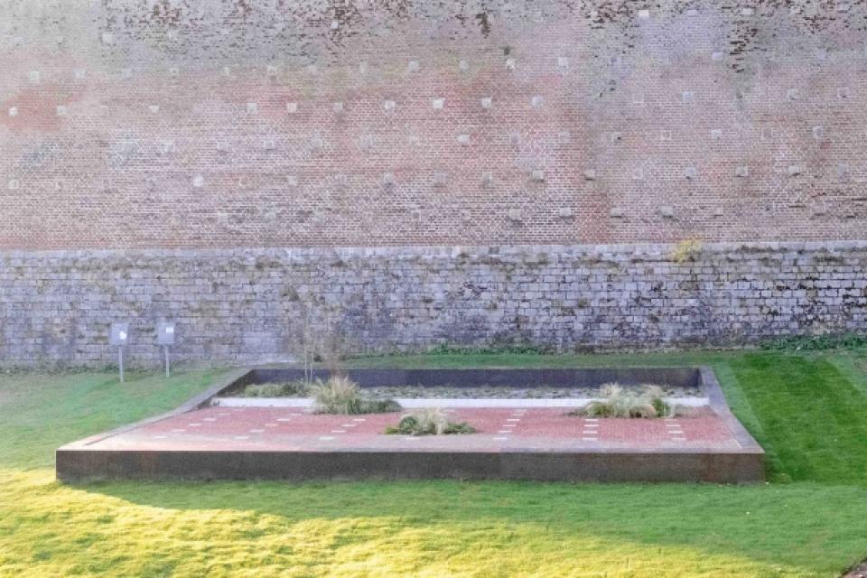 Inauguratie van twee Vredestuinen in het Memorial Museum Passchendaele 1917 en Le Quesnoy